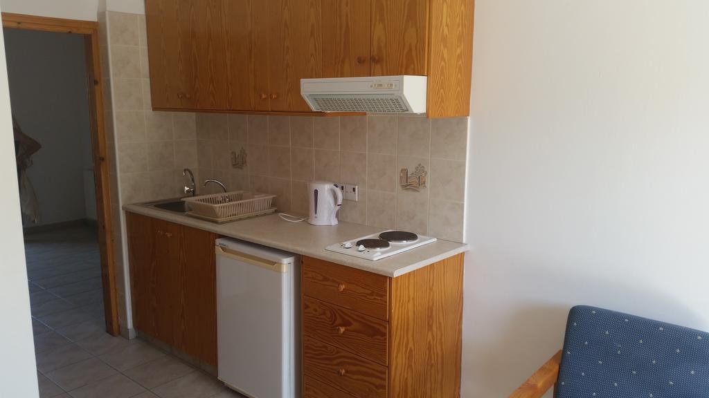 Pissouriana Hotel Apartments المظهر الخارجي الصورة