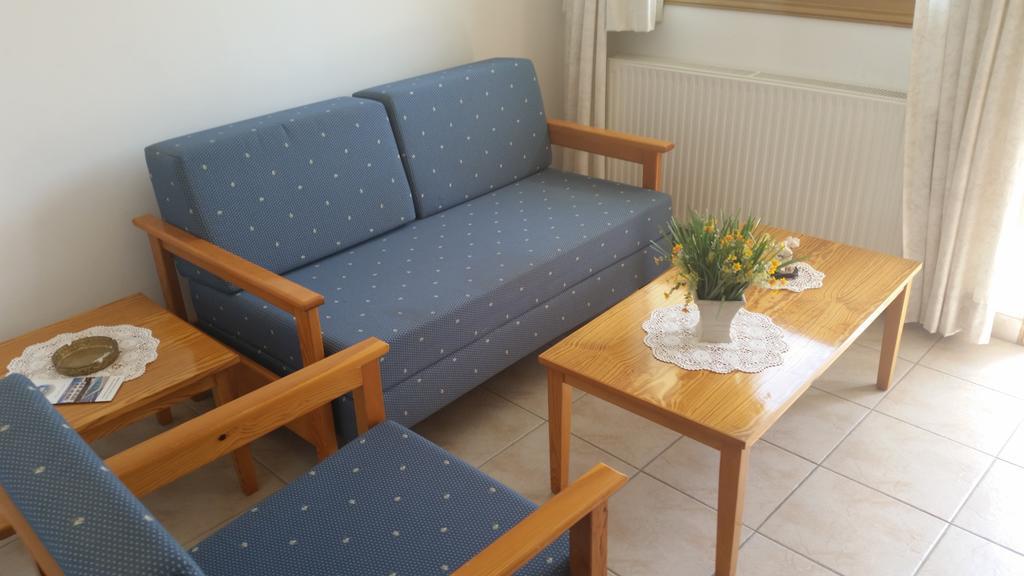 Pissouriana Hotel Apartments المظهر الخارجي الصورة