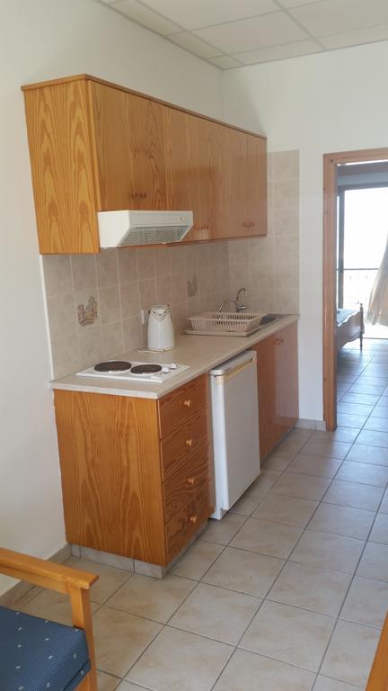 Pissouriana Hotel Apartments المظهر الخارجي الصورة