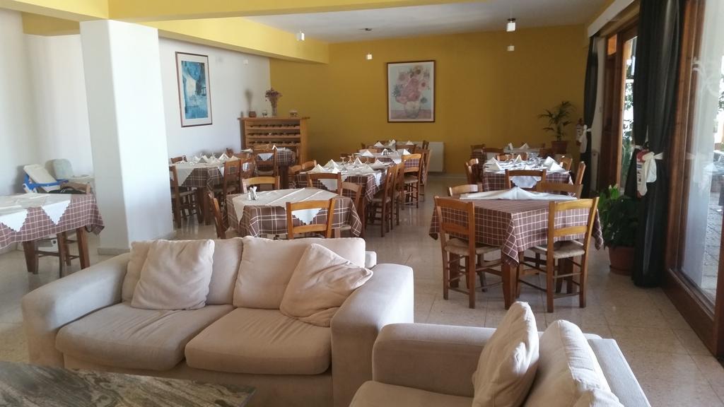 Pissouriana Hotel Apartments المظهر الخارجي الصورة